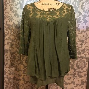 Adorable Green Tunic with Lace!